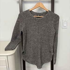 Black/white/gray Knit Roots Canada sweater. Size XS. Lovely soft cotton blend